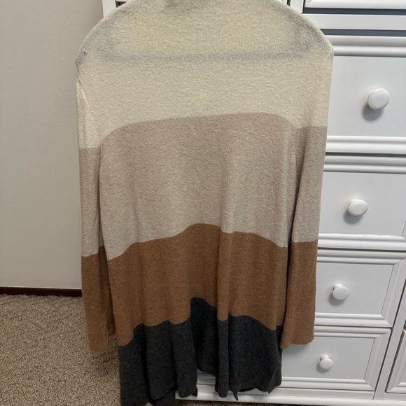 Color Block Sweater - Picture 2 of 2